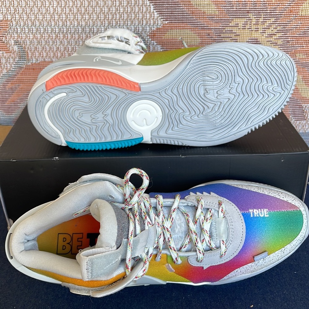 Nike Men’s Air Deldon Be True
Basketball Shoes
Summit White/Summit White - Picture 8 of 16